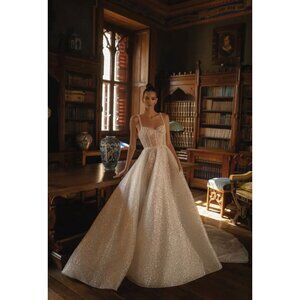 Berta Bridal Size 2 Retails $14,260